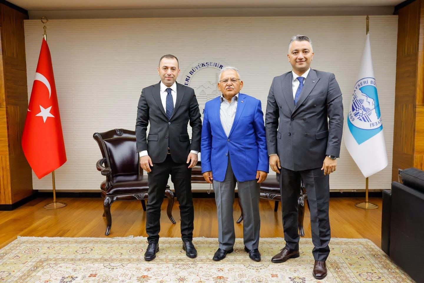 baskan-buyukkilic-sehrin-farkli-kesimlerinden-konuklarini-makaminda-agirladi