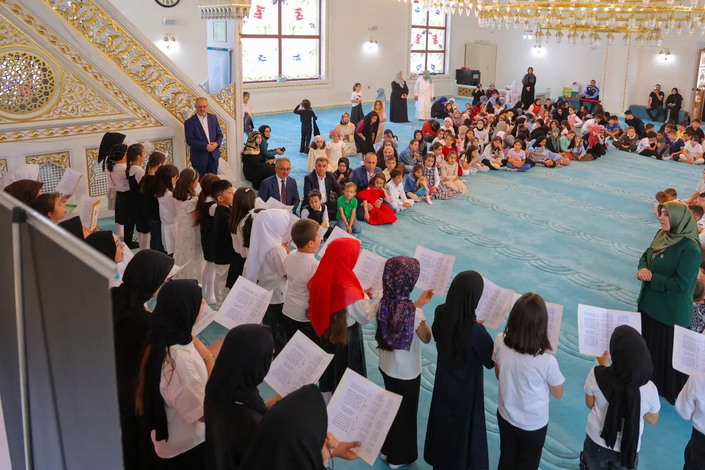 bayburt-ta-kur-an-kursu-ogrencileri-cami-cocuk-bulusmasinda-bir-araya-geldi