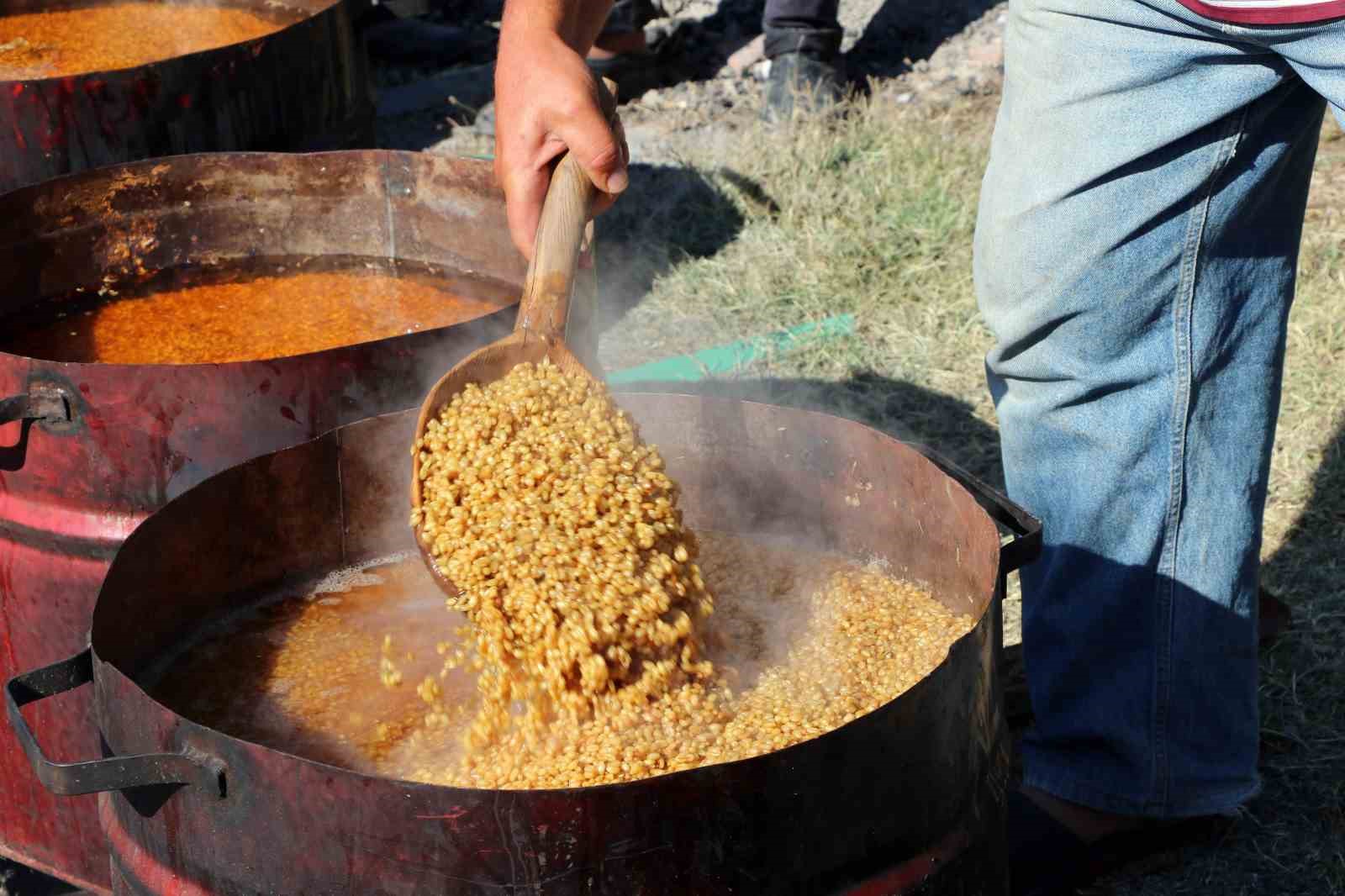 erzincan-da-bulgur-kazanlari-kaynamaya-basladi
