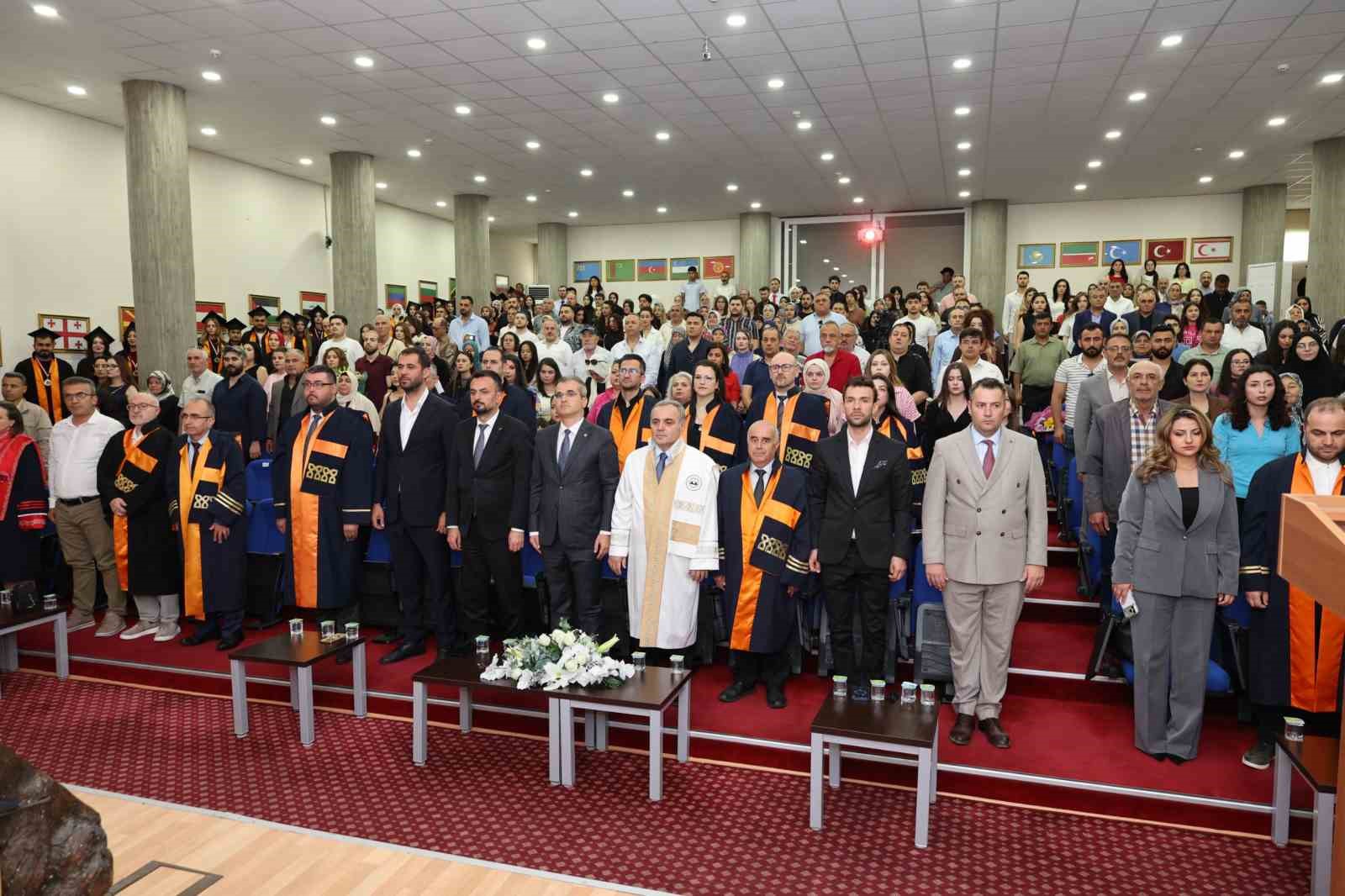 eru-turizm-fakultesi-17-donem-mezunlarini-verdi