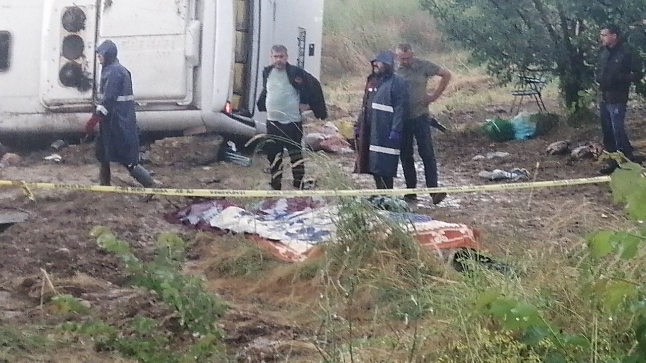 isparta-da-5-kisinin-hayatini-kaybettigi-feci-kazada-surucu-tutuklanarak-cezaevine-gonderildi