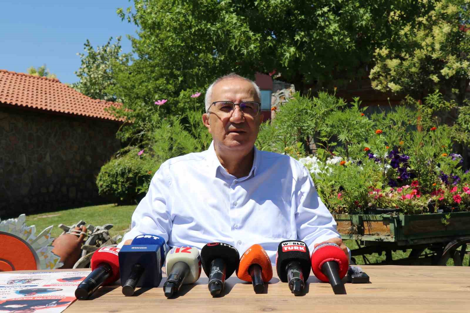 baskan-arslan-mevlana-nin-sozuyle-seslenerek-herkesi-cameli-festivaline-cagirdi