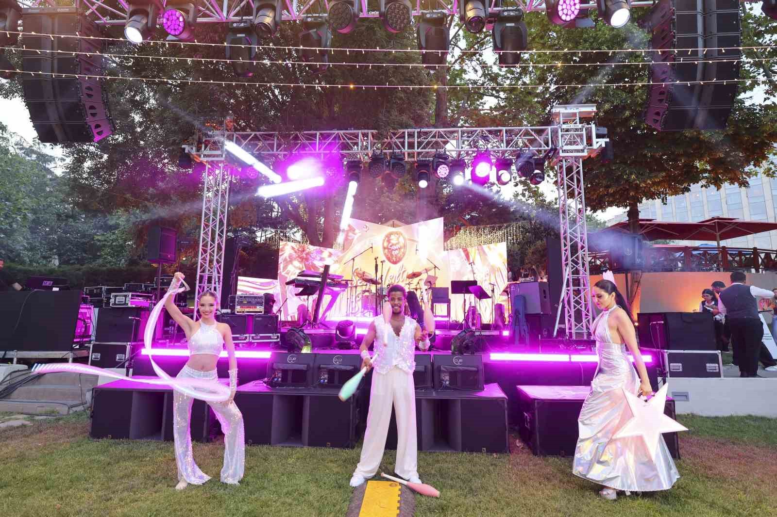 migros-guzellik-festivali-nde-murat-dalkilic-sahne-aldi