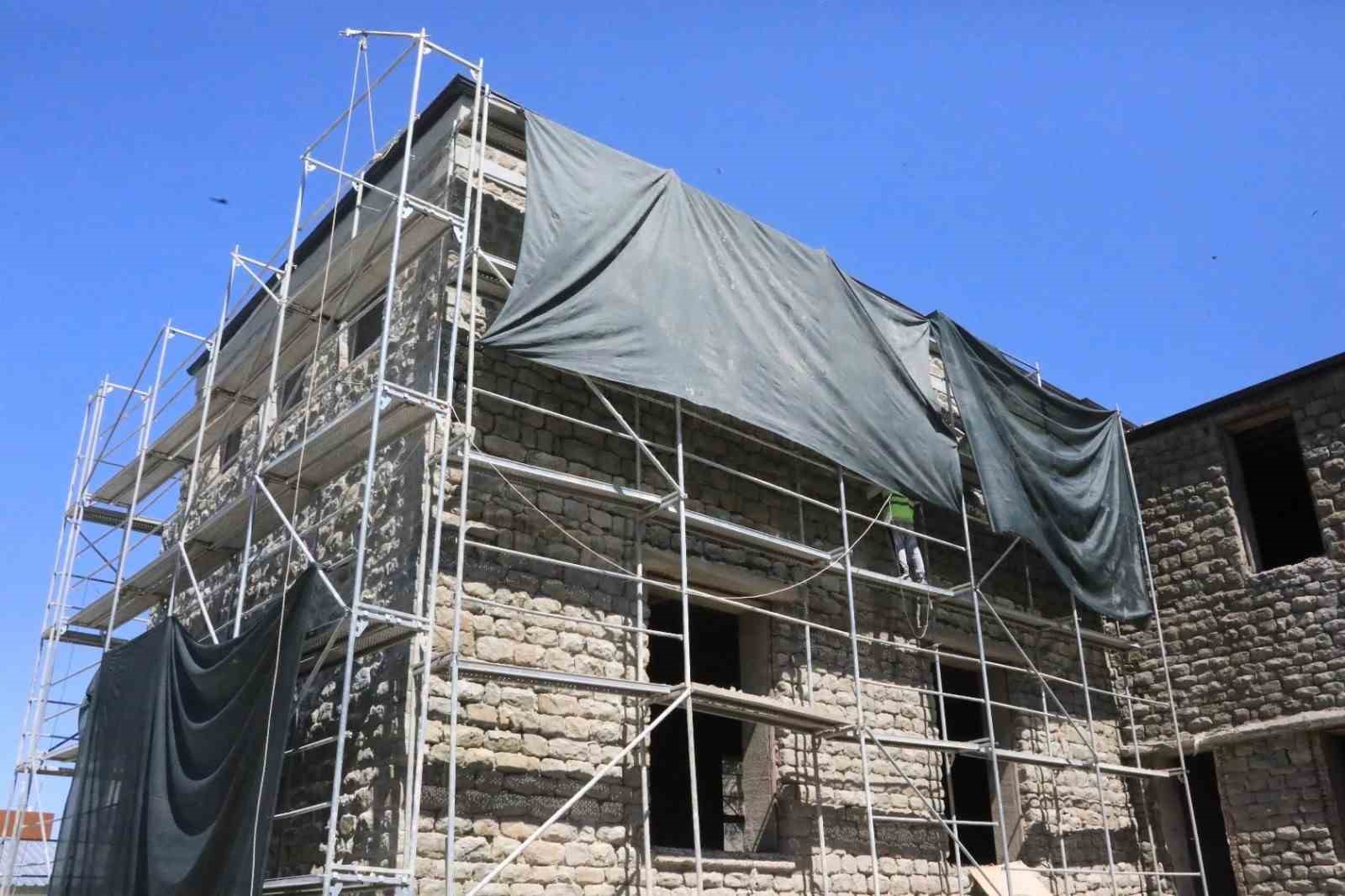 tarihi-ogretmenevinde-restorasyon-calismalari-suruyor