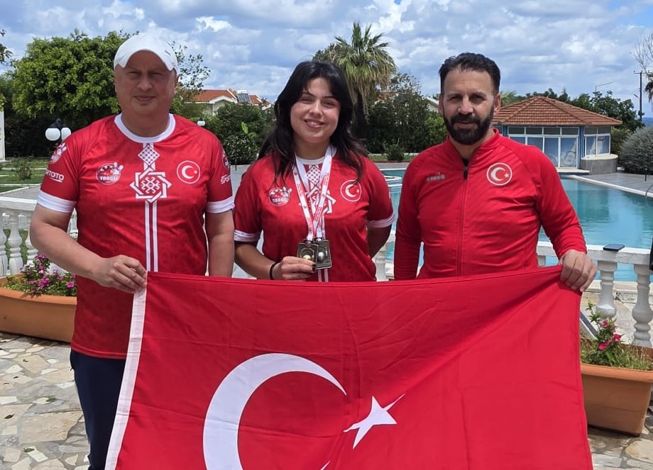 samsunsporlu-sporcu-melek-unlu-turkiye-yi-temsil-edecek