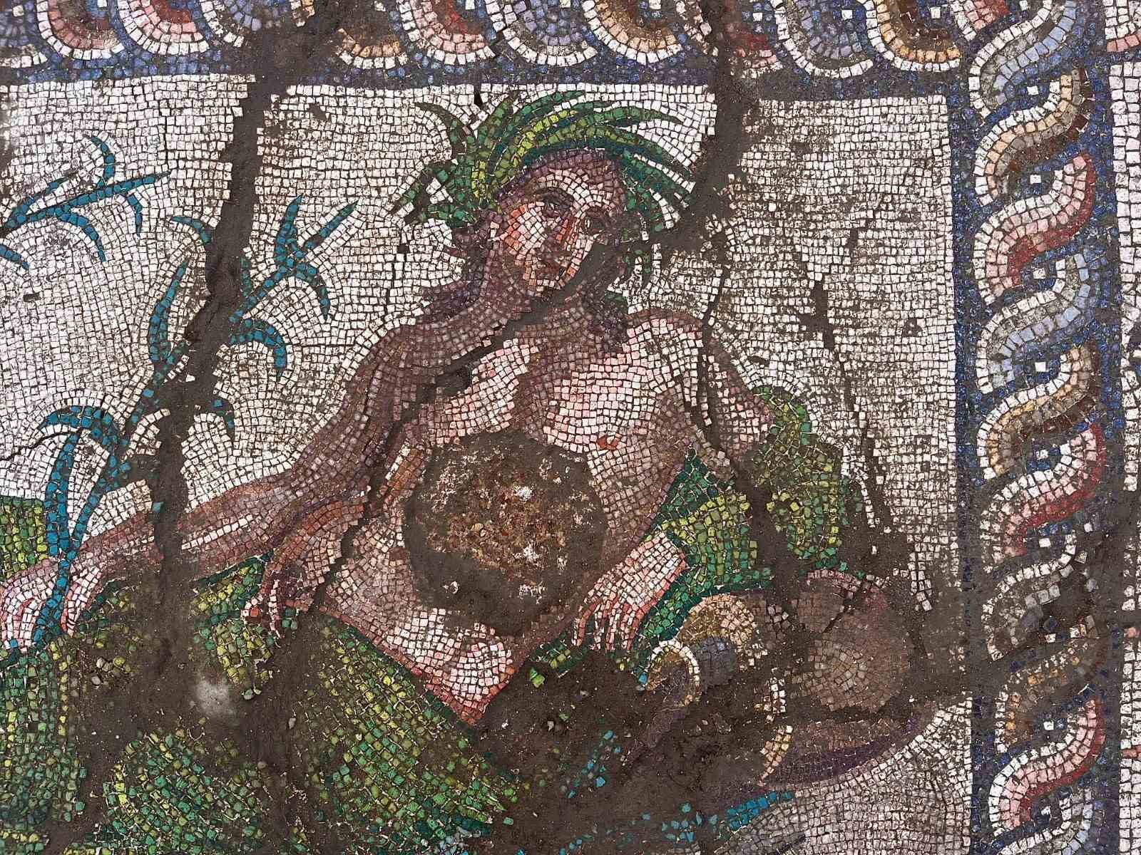 bakan-ersoy-dan-aspendos-mujdesi