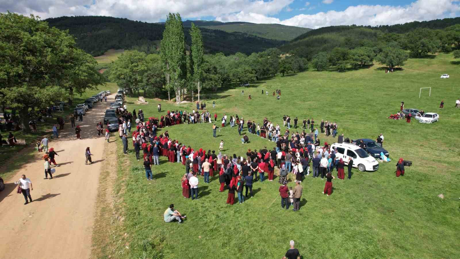 sindirgi-yaylalarinda-birlik-ve-beraberlik-soleni