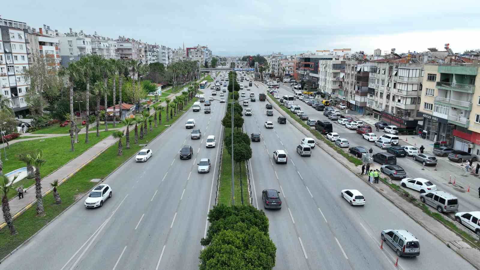 gazi-bulvari-nda-trafik-akisini-rahatlatmak-icin-calisma-baslatildi