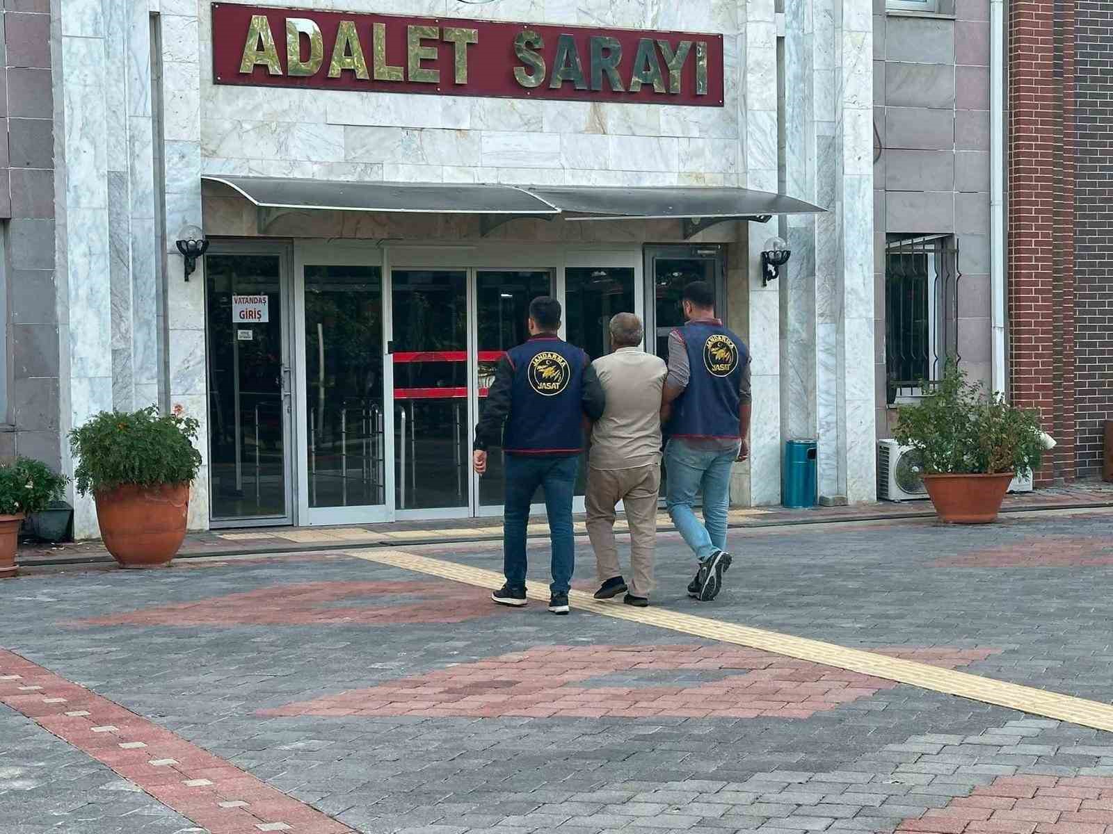 isparta-da-camideki-yardim-kutusundan-para-calan-supheli-tutuklandi