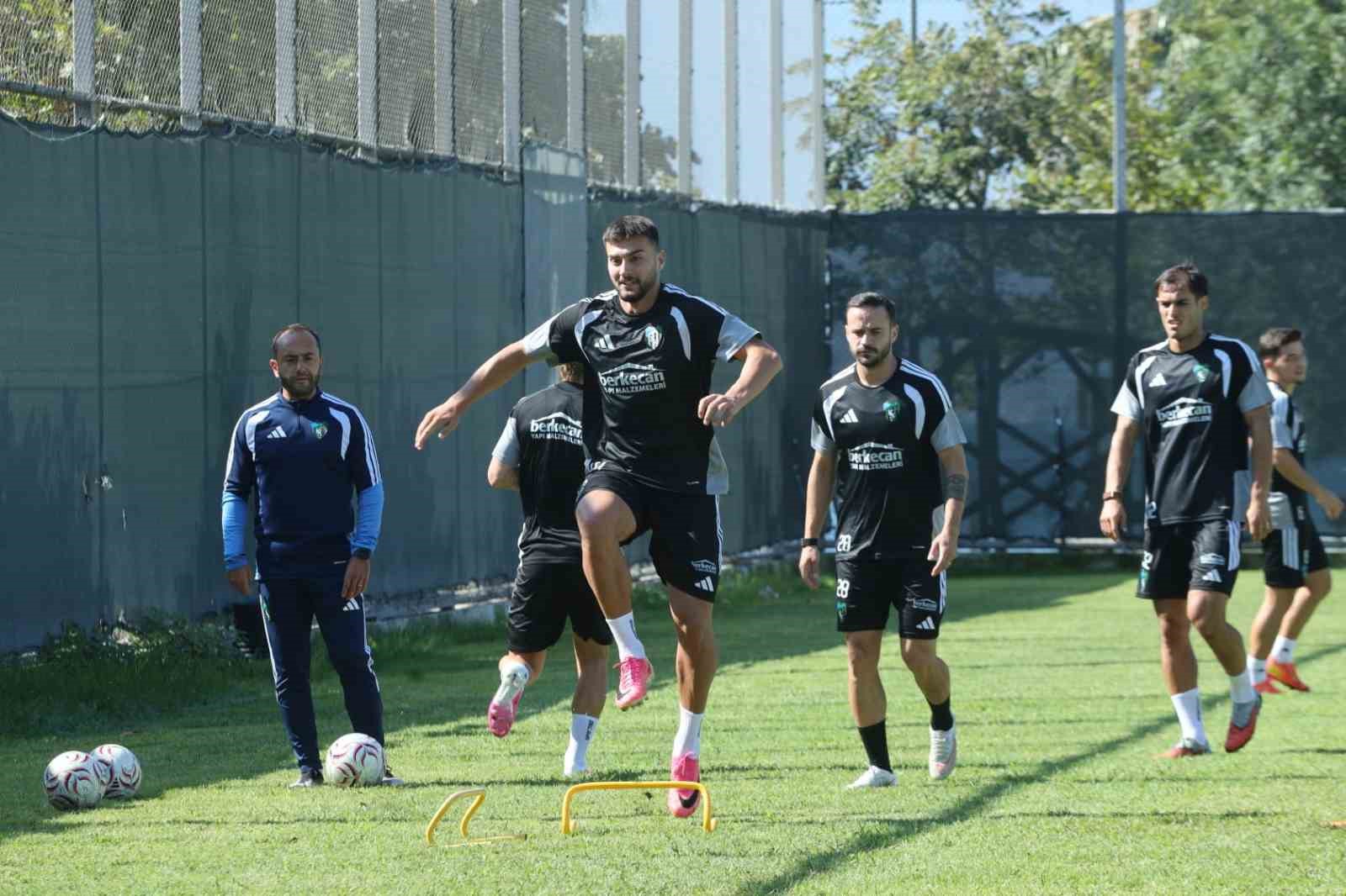 florian-aye-takim-ruhuyla-hareket-edip-gol-arayisinda-olan-florian-goreceksiniz