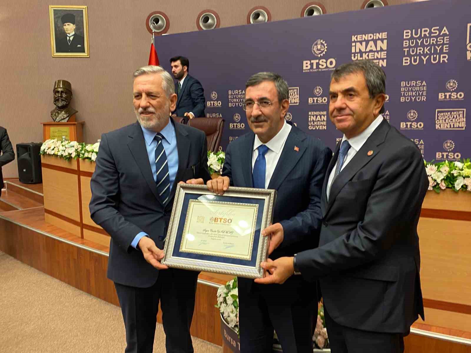 cumhurbaskani-yardimcisi-yilmaz-bursa-is-dunyasinin-temsilcileriyle-bir-araya-geldi