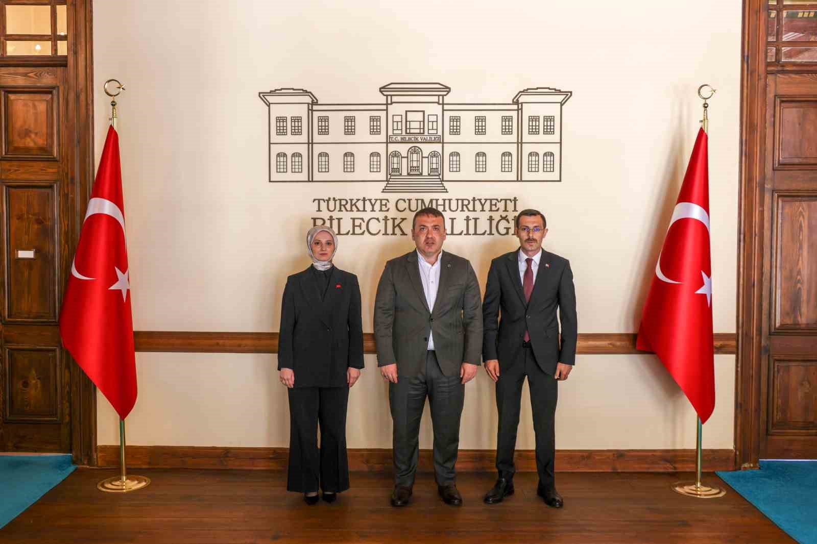 inhisar-ve-yenipazar-kaymakamlari-goreve-basladi