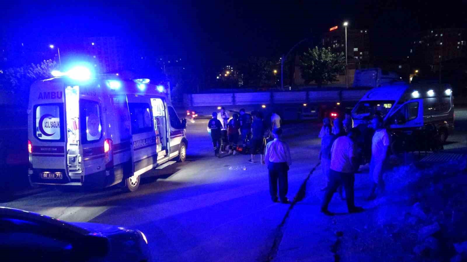 malatya-da-otomobil-motosiklete-carpti-2-kardes-yaralandi