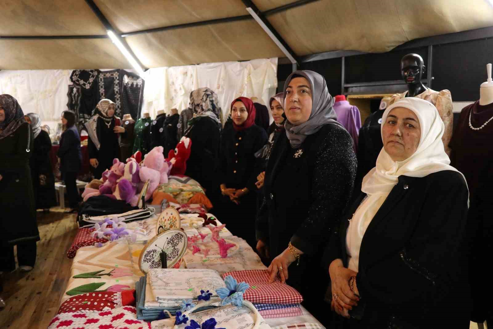 kursiyerlerin-yil-sonu-heyecani