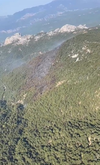 manavgat-taki-orman-yangini-kontrol-altina-alindi