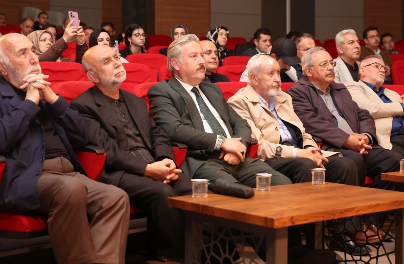 necip-fazil-kisakurek-melikgazi-de-siirleriyle-anildi