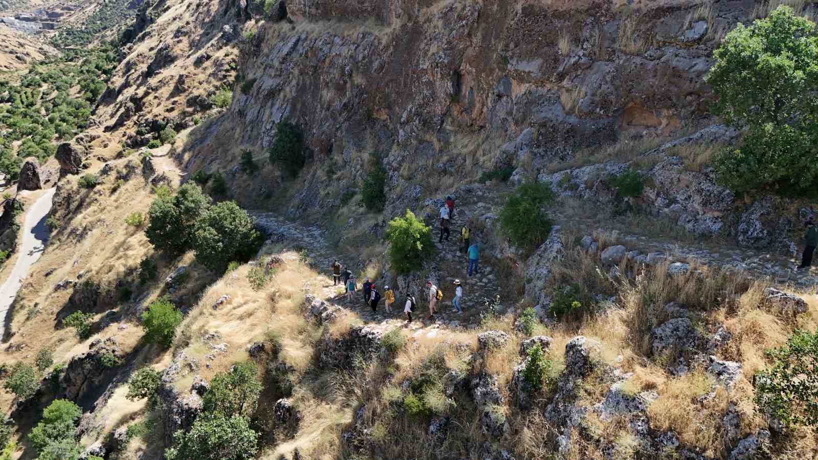 kokartli-rehberler-541-kilometrelik-kral-yolu-rotasini-gezdi