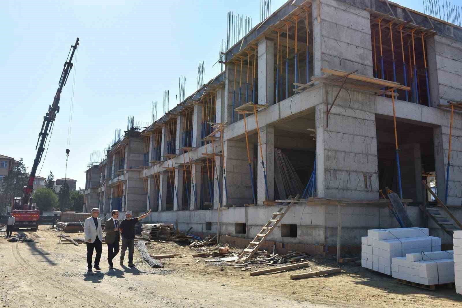 salihli-de-iki-yeni-okul-yukseliyor