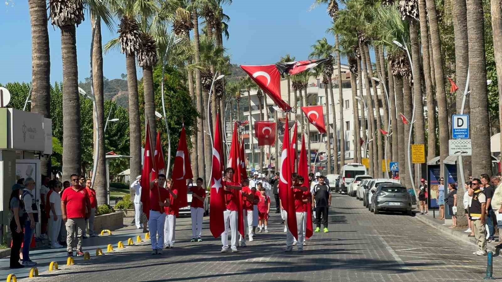 30-agustos-zafer-coskusu-marmaris-te-torenler-ile-basladi