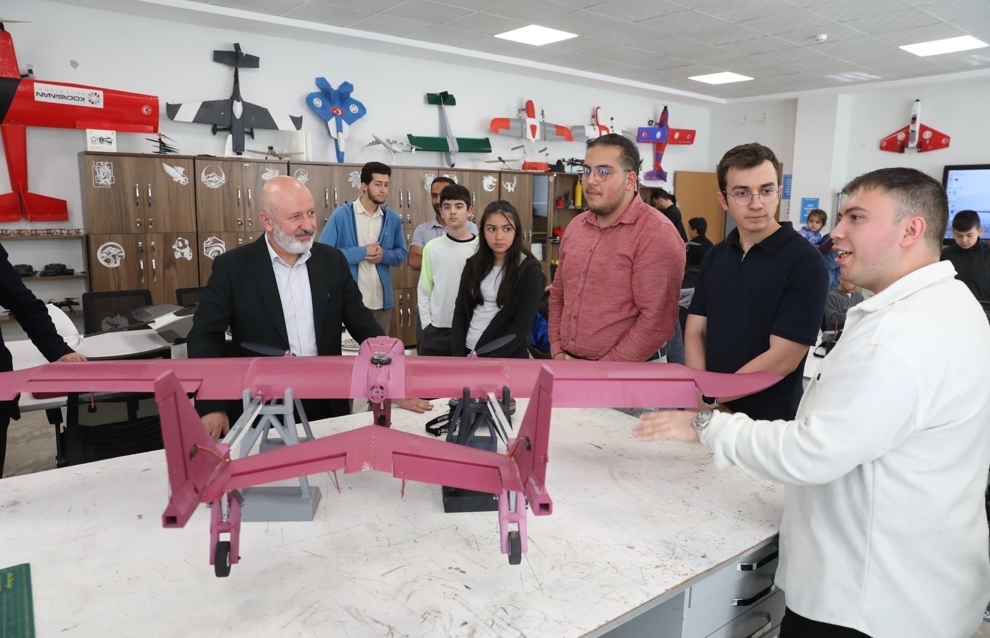 baskan-colakbayrakdar-avrupa-dan-gelen-ogrencilerin-hayran-kaldigi-bir-merkez-olusturduk