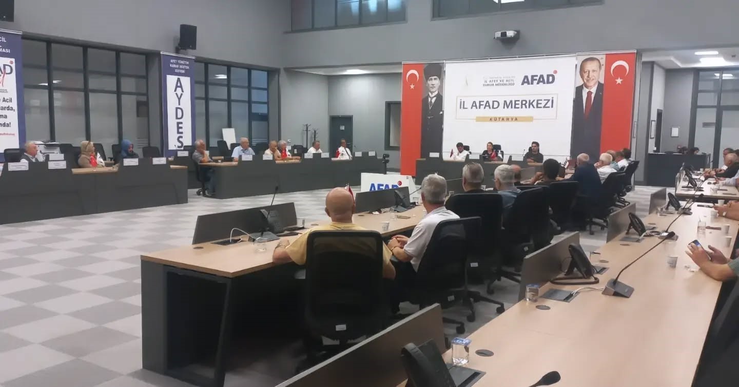 kutahya-da-muhtarlarla-afet-hazirligi-toplantisi-duzenlendi