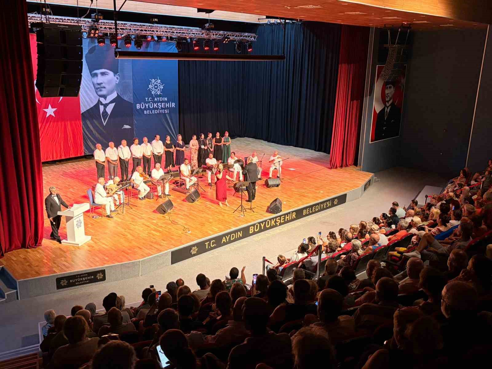 didim-de-sarkilar-gecidi-ile-nostalji-ruzgari-esti