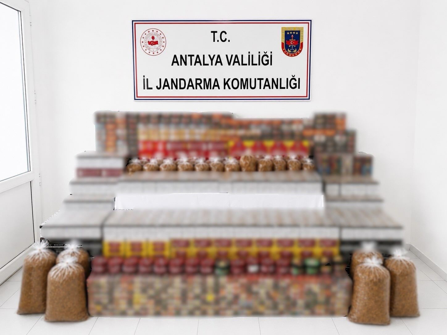 manavgat-ta-36-bin-makaron-35-kilo-kiyilmis-tutun-ele-gecirildi