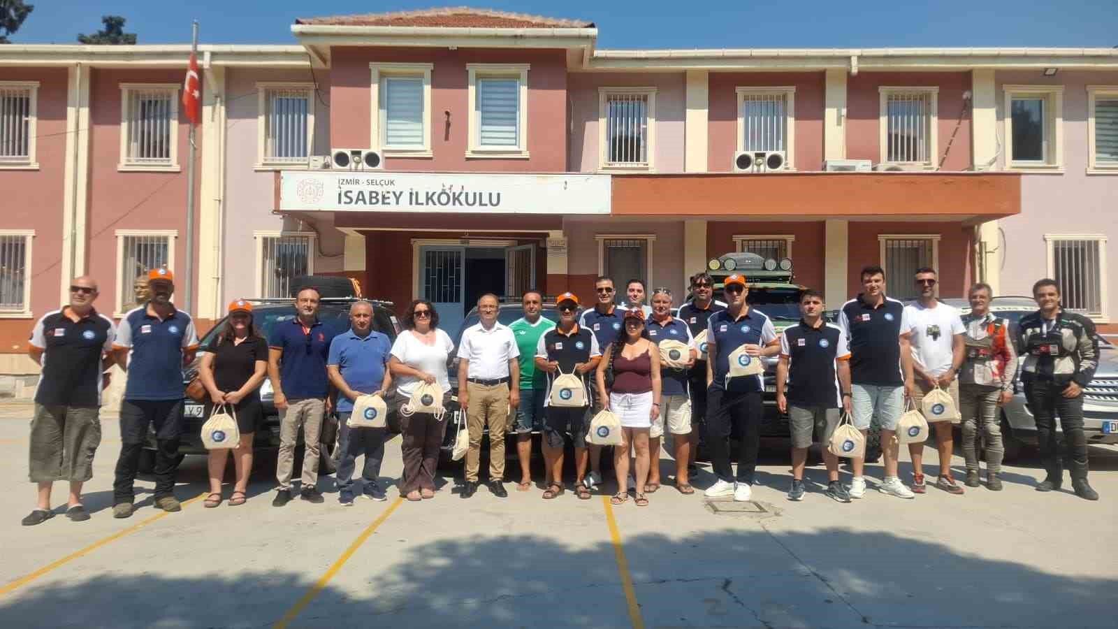 anadolu-dostluk-rallisi-ekibinden-selcuk-a-anlamli-ziyaret