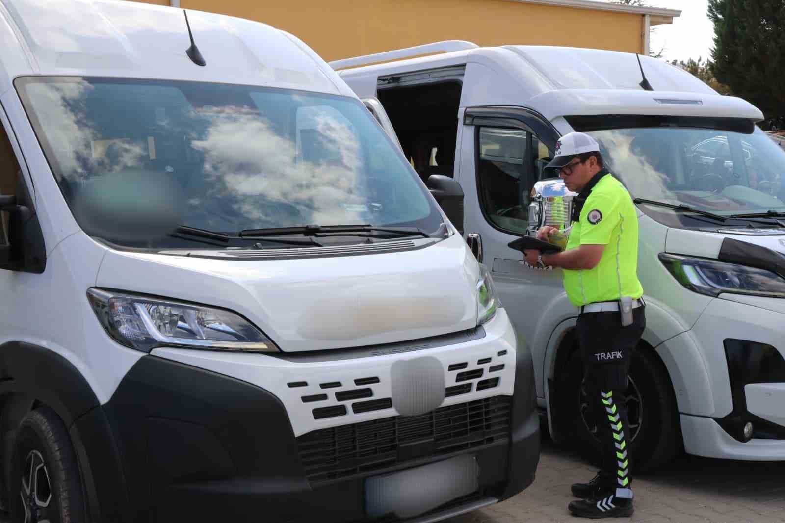 eskisehir-de-yeni-egitim-ogretim-yilinin-baslamasiyla-okul-servisleri-denetlendi