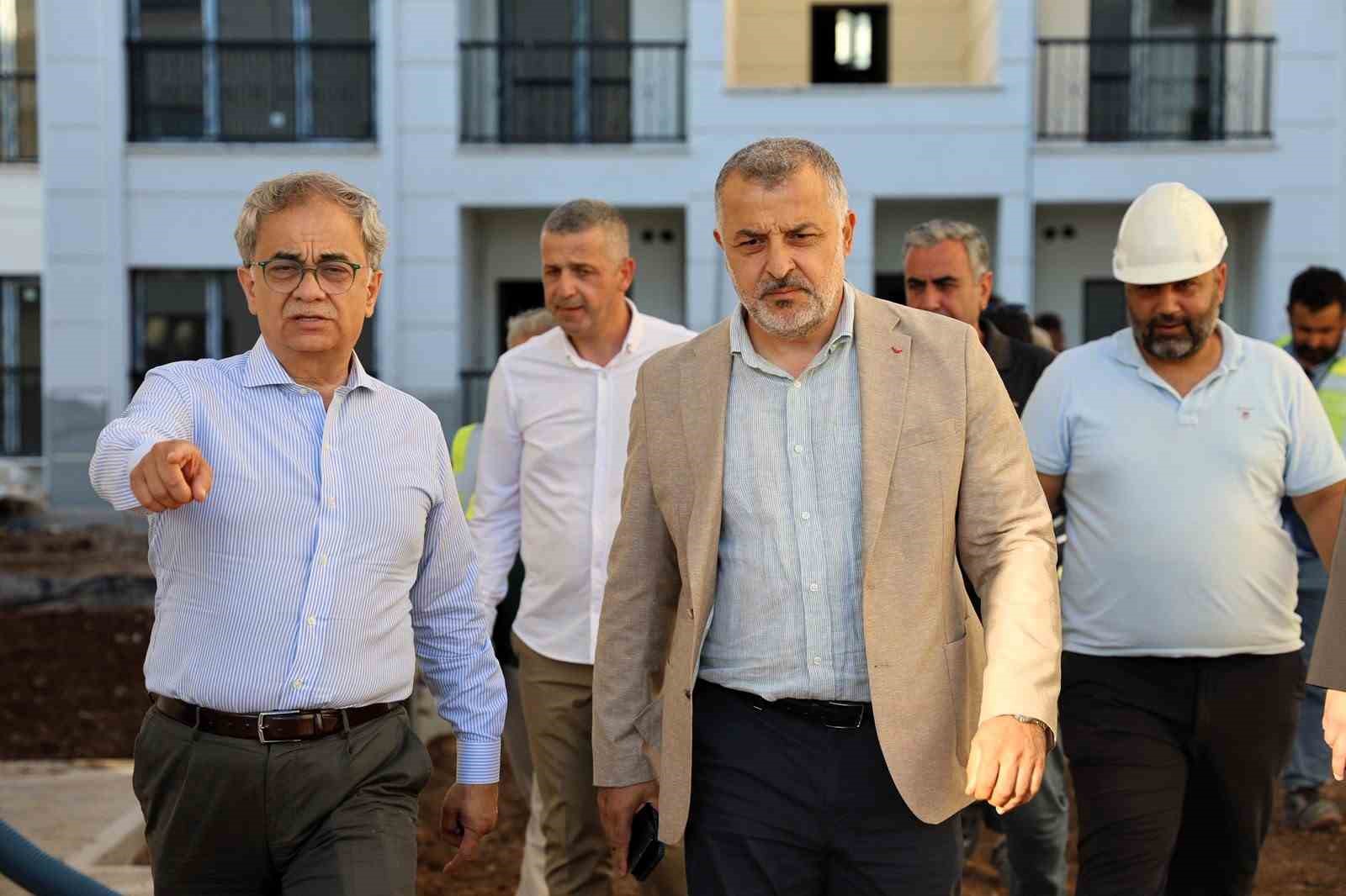 baracli-kartepe-evleri-ndeki-son-hazirliklari-yerinde-degerlendirdi