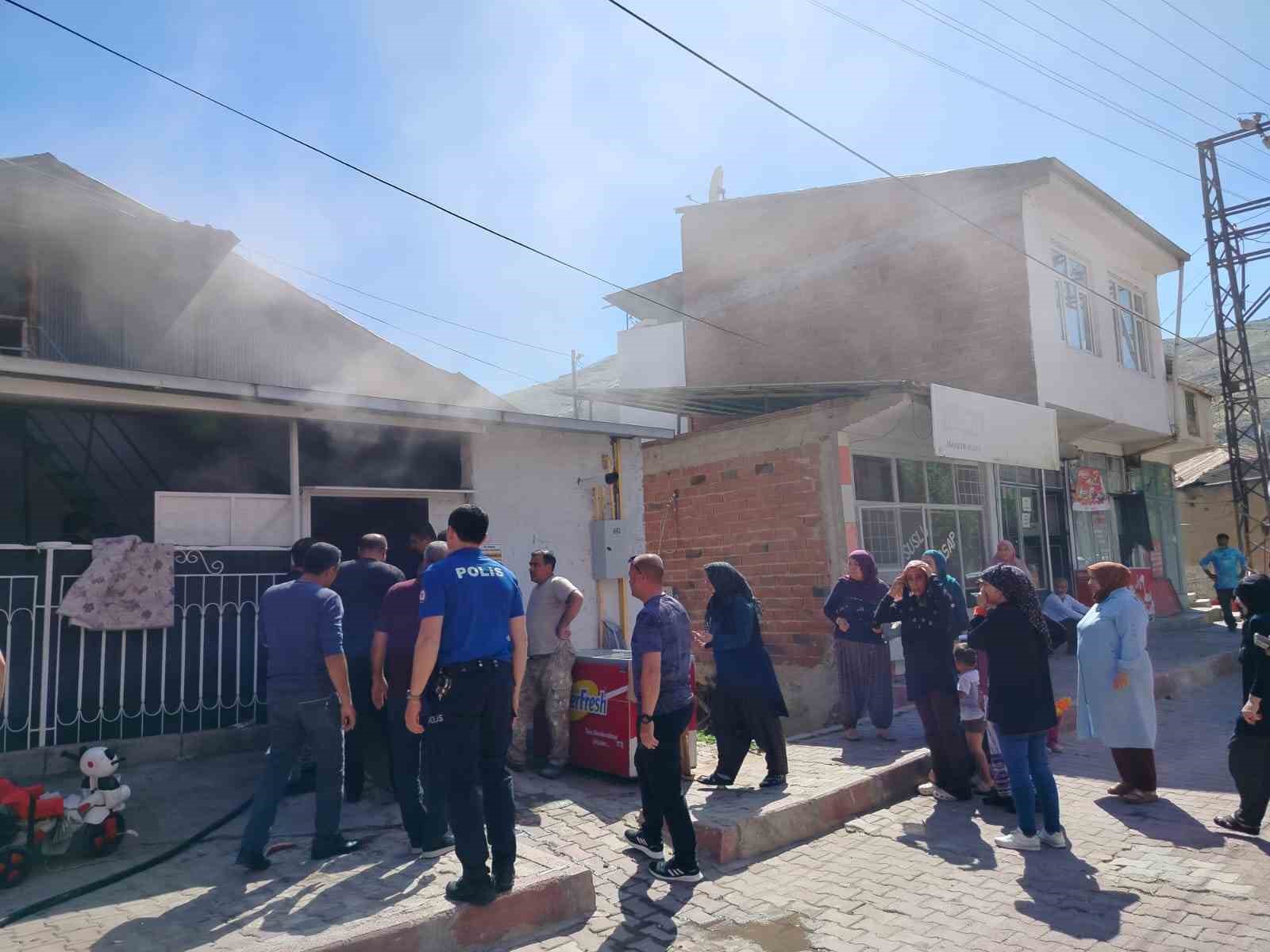 elazig-da-ev-yangini