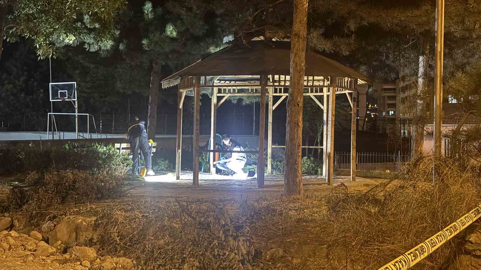 hirka-verme-meselesi-tartismaya-dondu-arkadasini-3-yerinden-bicakladi