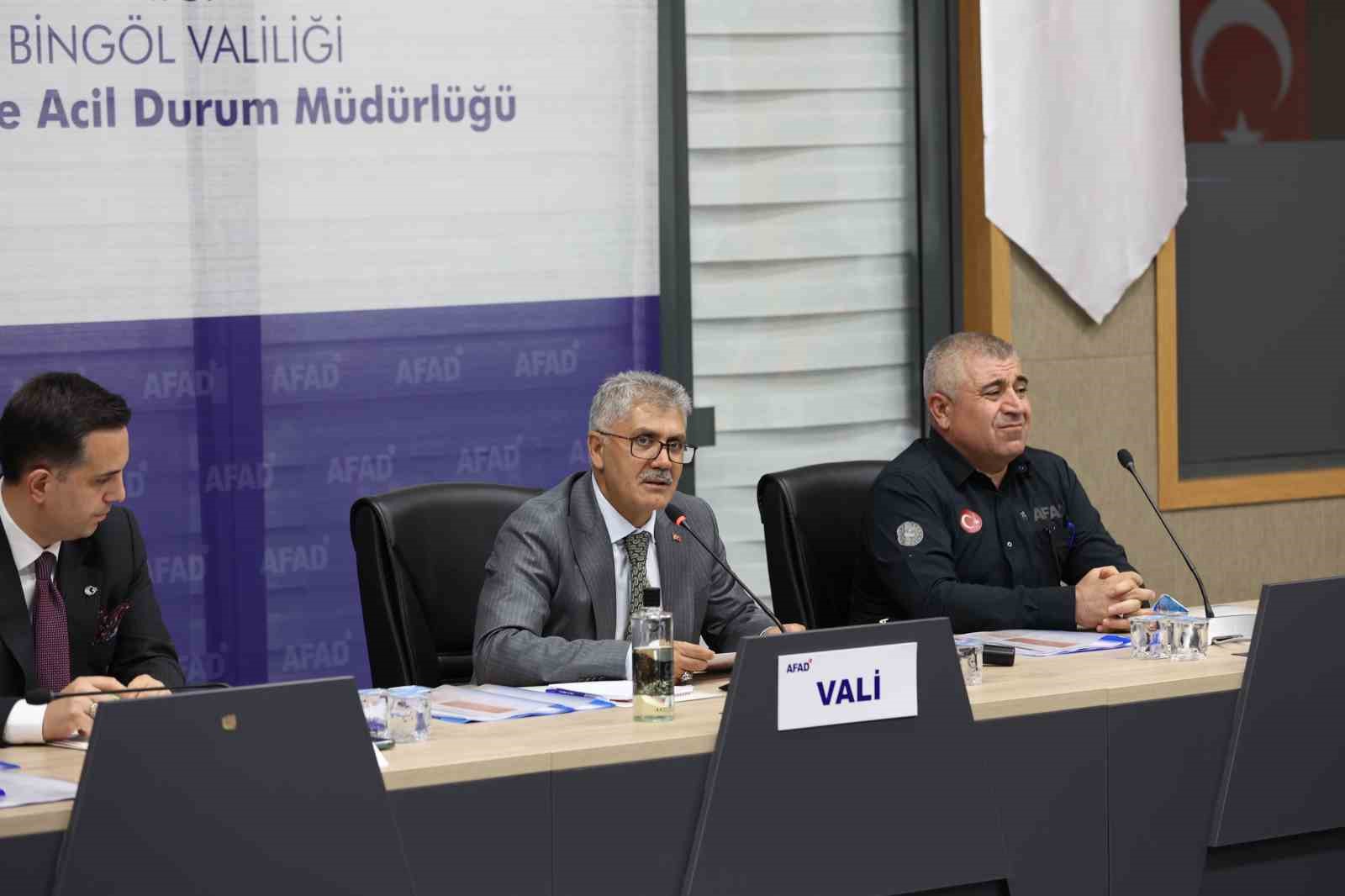 vali-celik-ruhsatsiz-ve-ruhsata-aykiri-hicbir-yapiya-musaade-etmemeliyiz