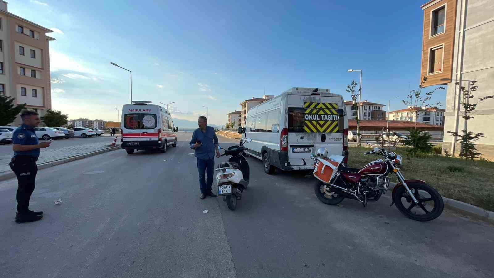 karaman-da-minibuse-carpan-motosikletin-surucusu-yaralandi