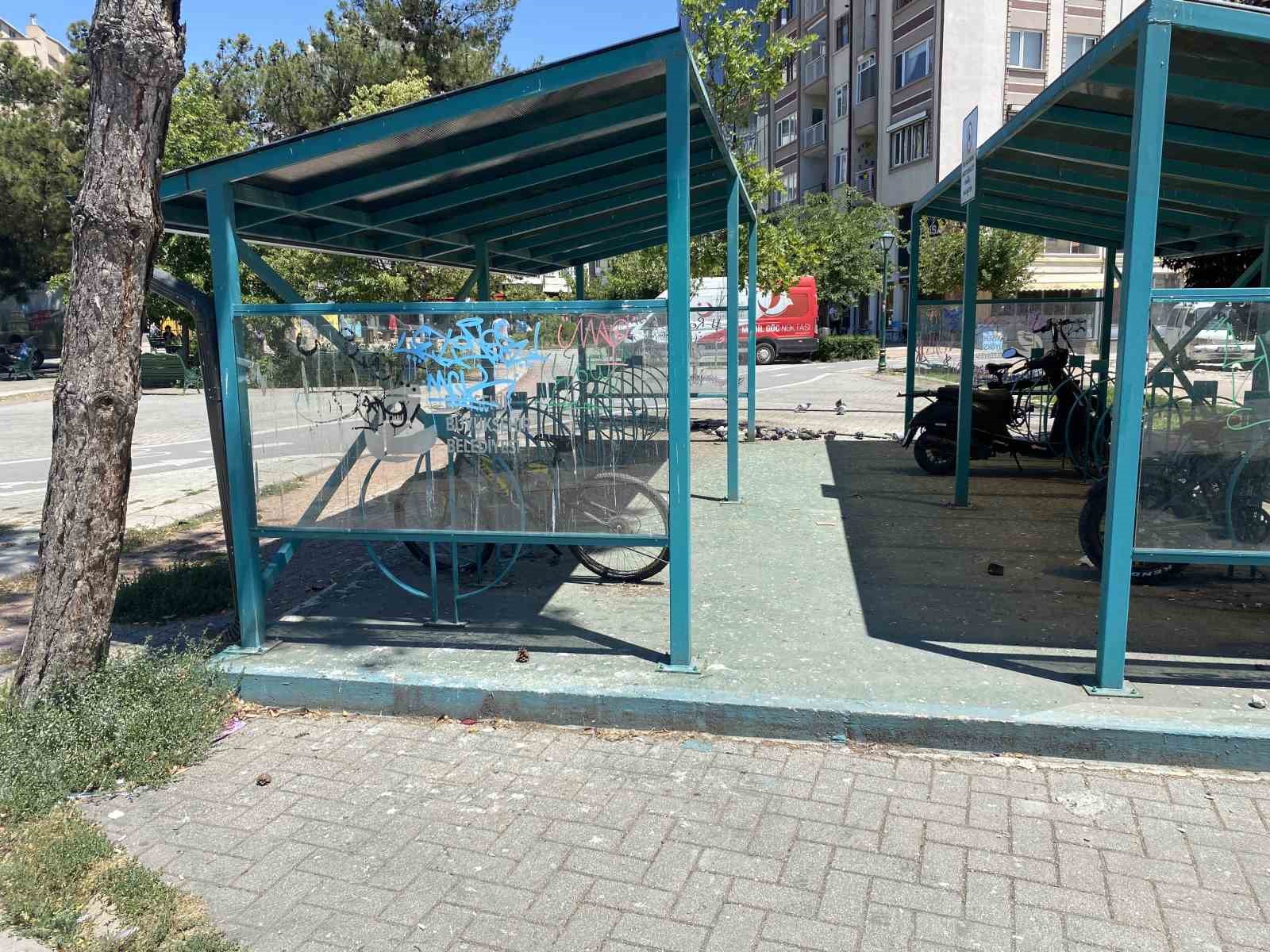 hosnudiye-deki-bisiklet-parklari-bakim-bekliyor