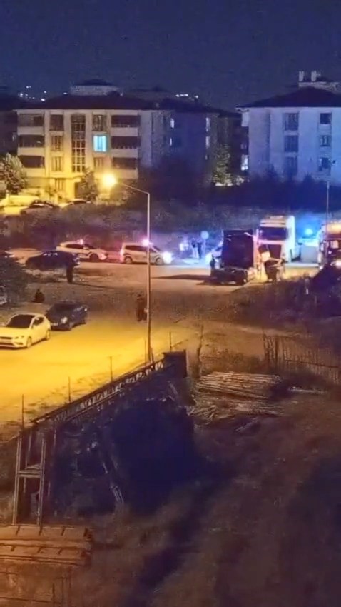 dugun-konvoyunda-yolu-kapatan-tirlara-556-bin-lira-ceza-yazildi