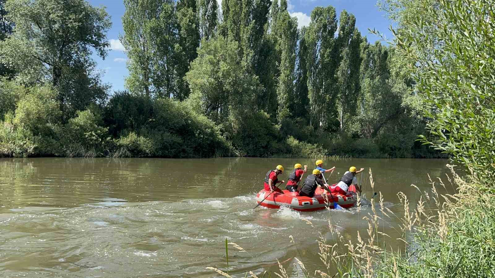 kars-ta-ilk-kez-rafting-heyecani-temel-egitim-kampi-basladi