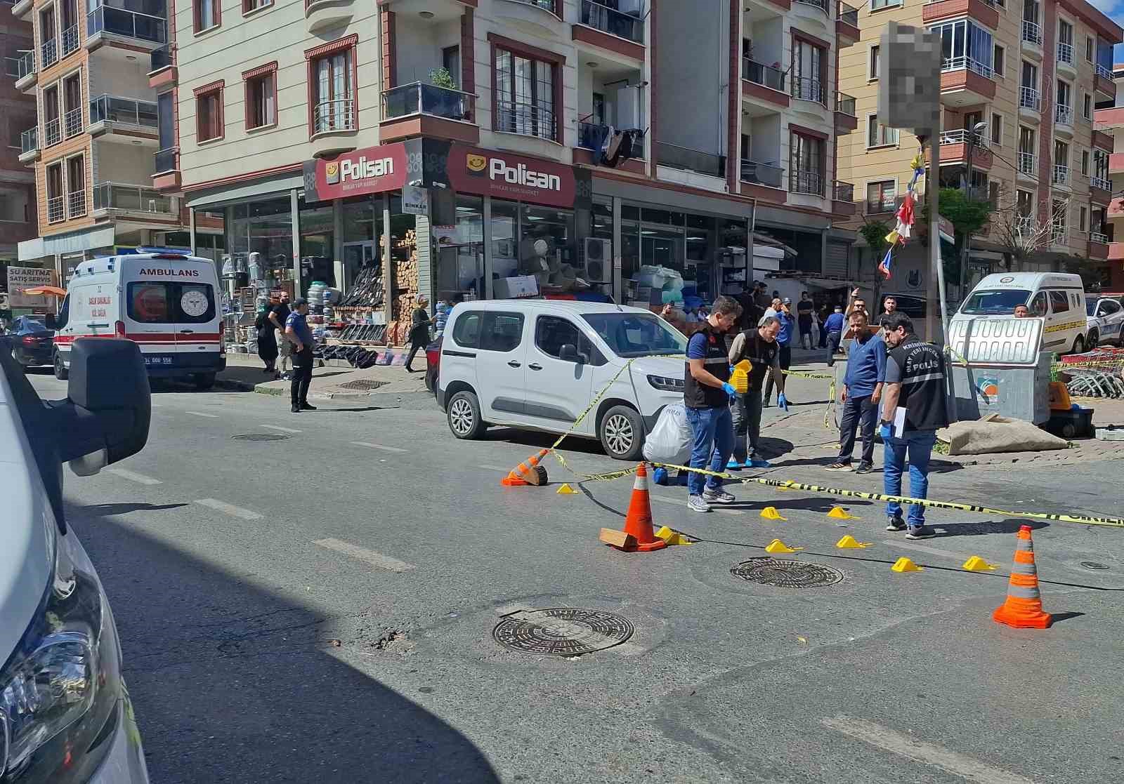 sancaktepe-de-seyir-halindeki-otomobile-silahli-saldiri-1-olu