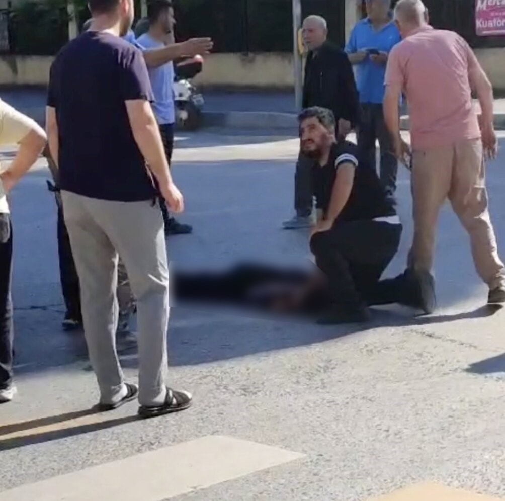 isik-ihlali-yaptigi-one-surulen-servis-aracinin-carptigi-genc-5-gun-sonra-hayatini-kaybetti