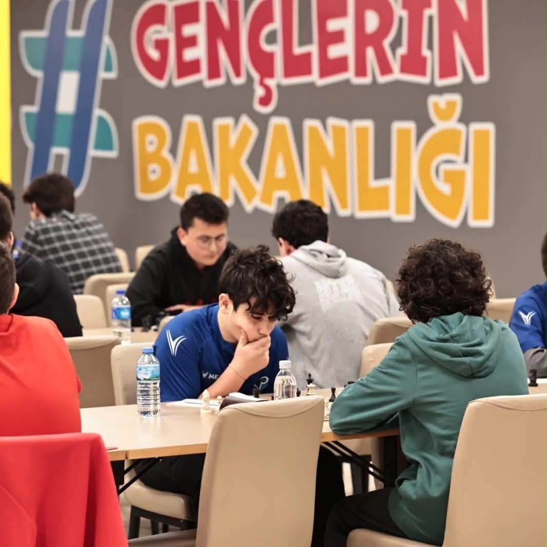 satrancin-kalbi-denizli-de-atmaya-devam-ediyor