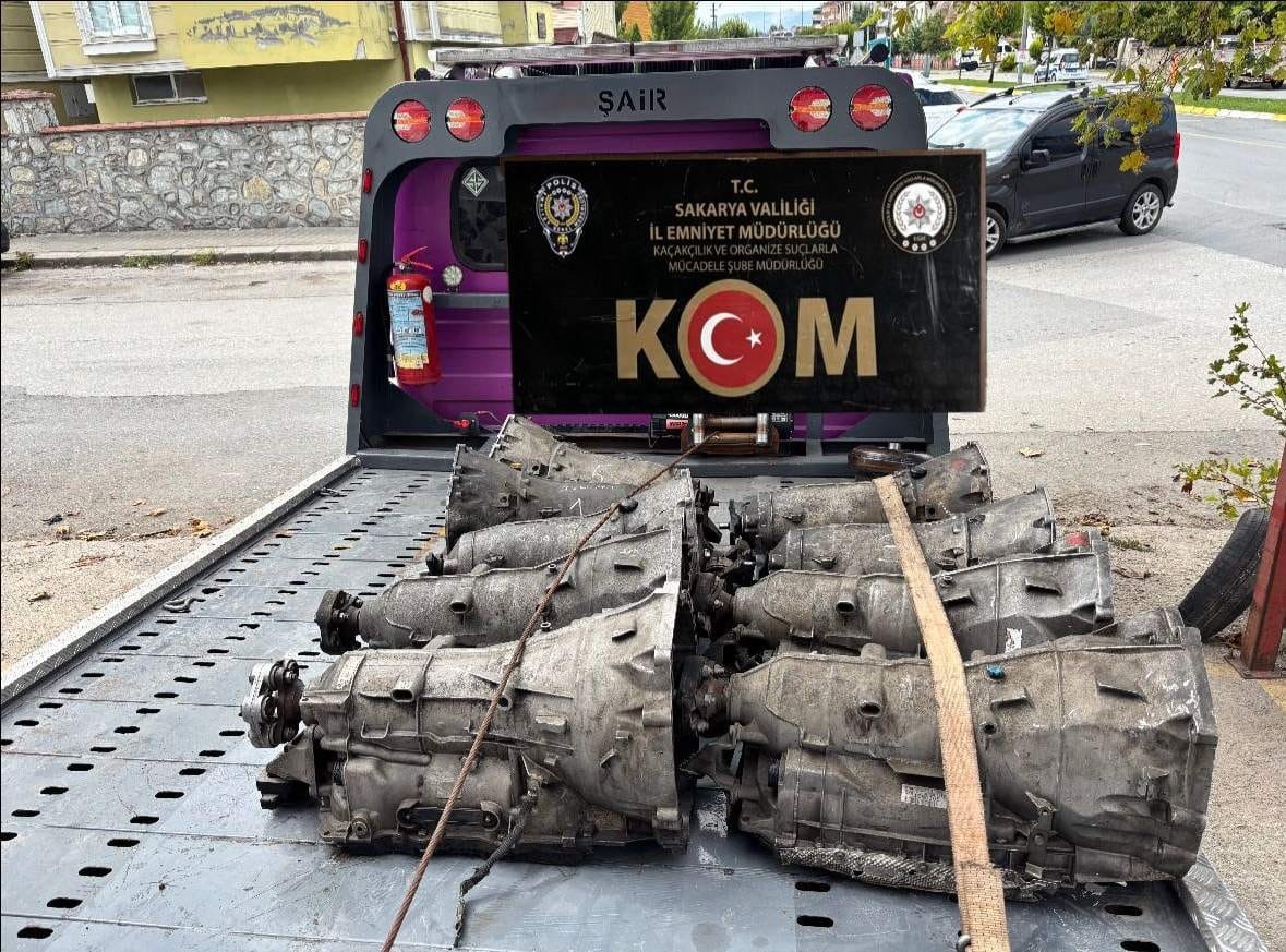 depolar-didik-didik-arandi-yuzlerce-kacak-urun-cikti-2-gozalti