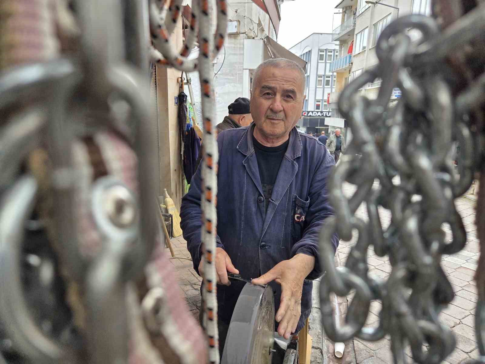 kurban-oncesi-bicakcilarda-bileme-yogunlugu