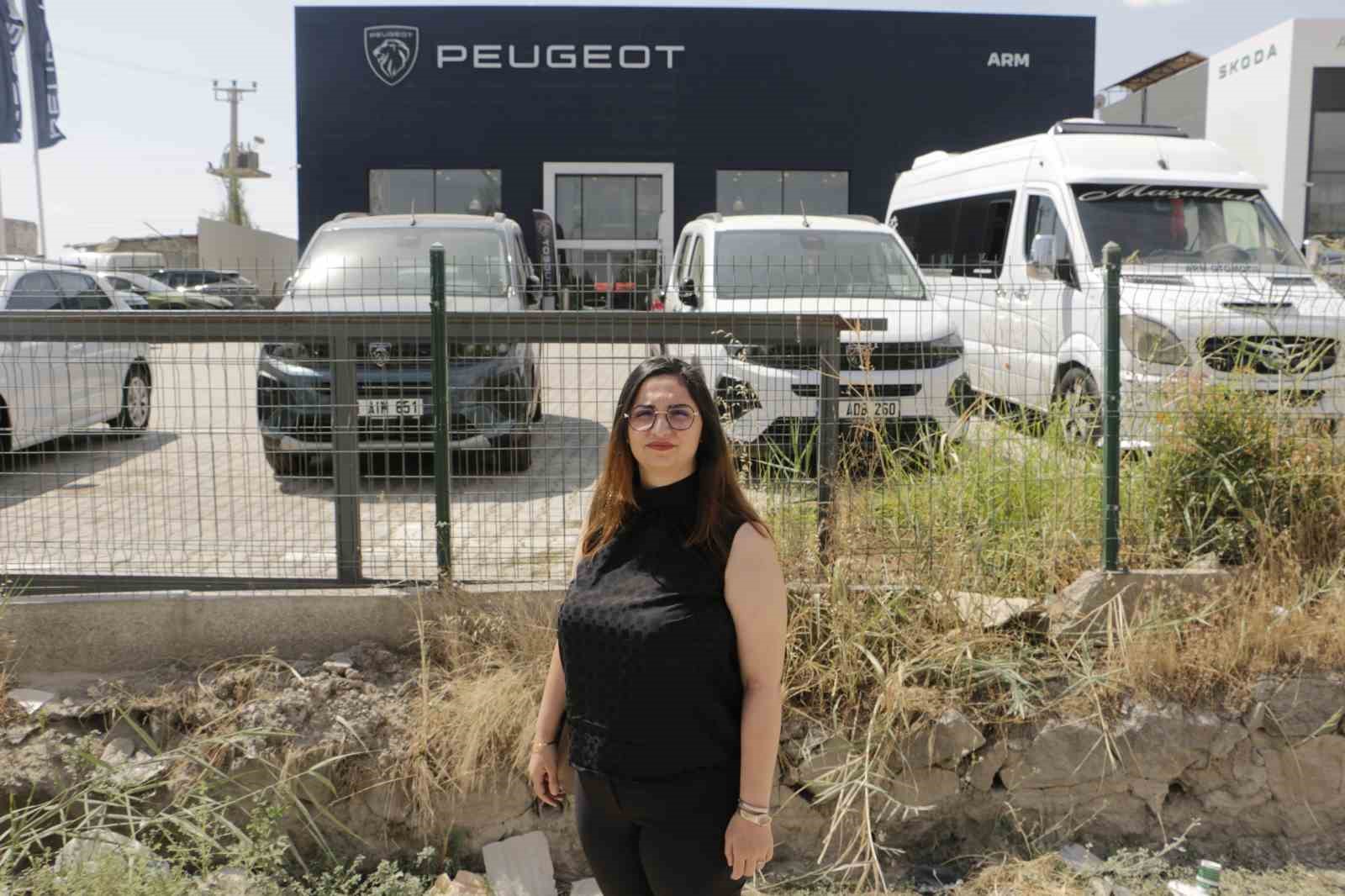 sifir-aldigi-peugeot-marka-arac-6-bin-kilometrede-iki-kez-yolda-birakti