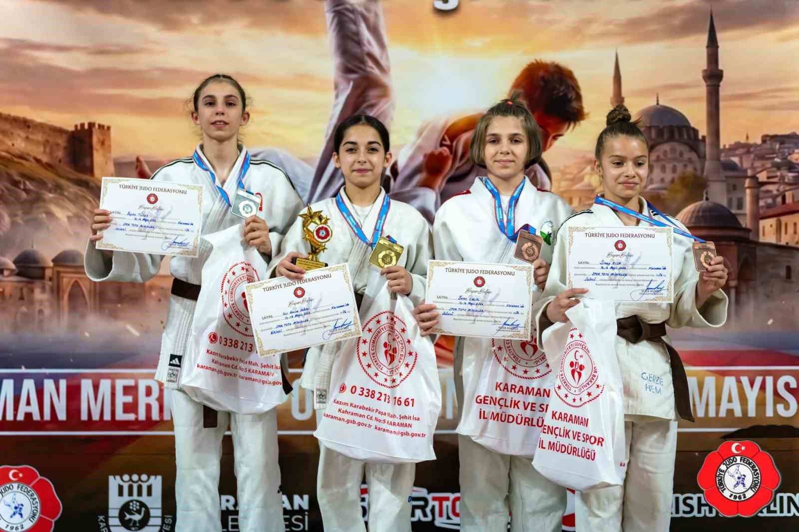 yunusemreli-judoculardan-turkiye-sampiyonasi-nda-cifte-madalya