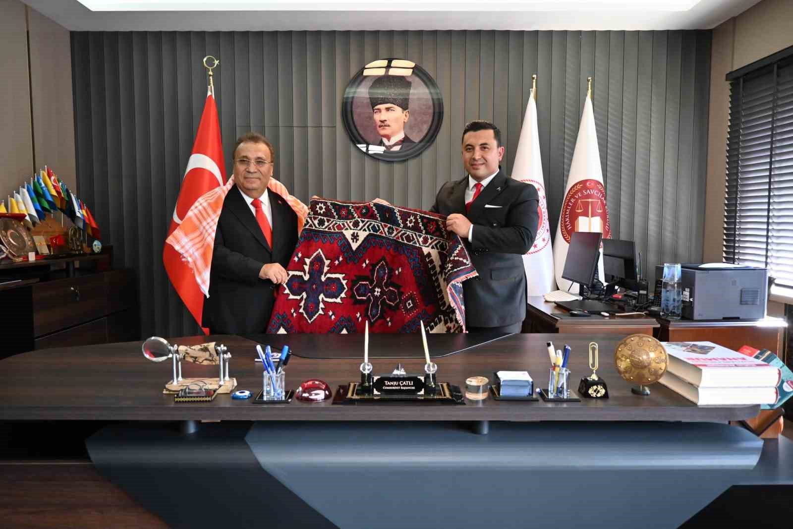 hsk-2-daire-uyesi-arslan-anamur-da-yargi-mensuplariyla-bir-araya-geldi