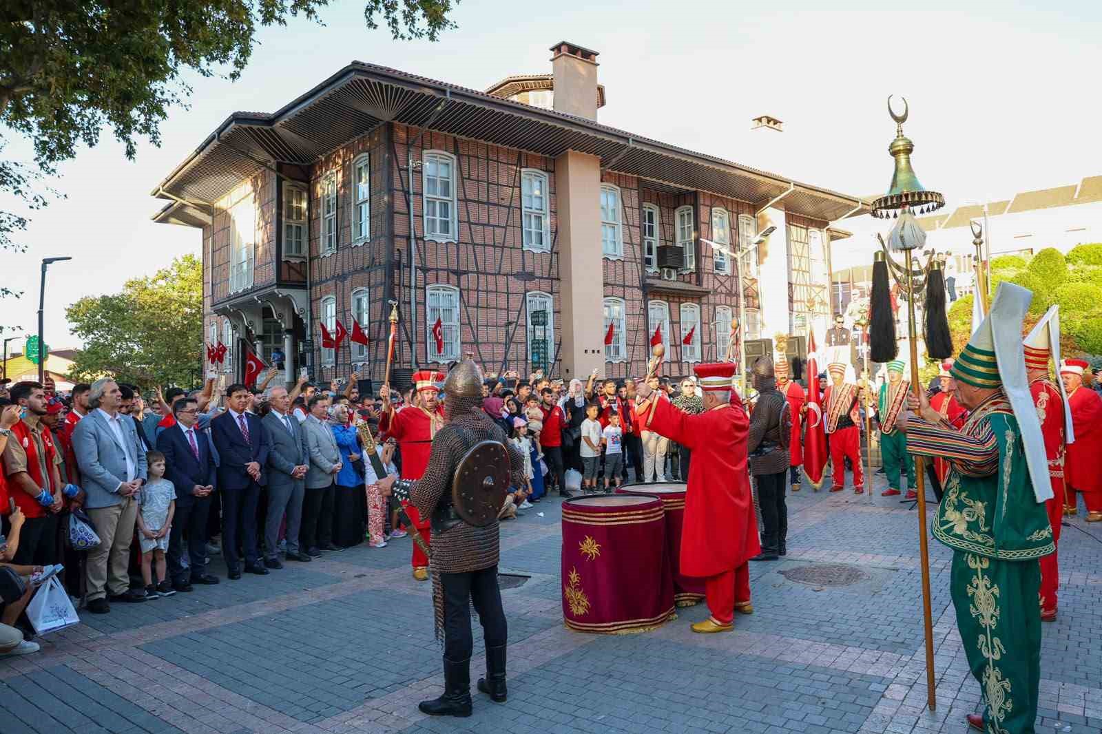 kurtulus-coskusu-tarihi-belediye-binasi-na-tasindi