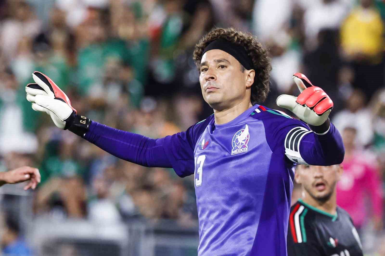 meksikali-kaleci-ochoa-dunya-kupasi-nin-ardindan-futbolu-birakacagini-acikladi