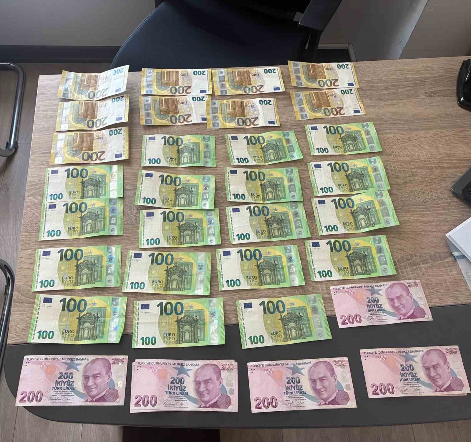 kendini-polis-olarak-tanitip-600-bin-tl-degerinde-altin-alan-supheli-yakalandi