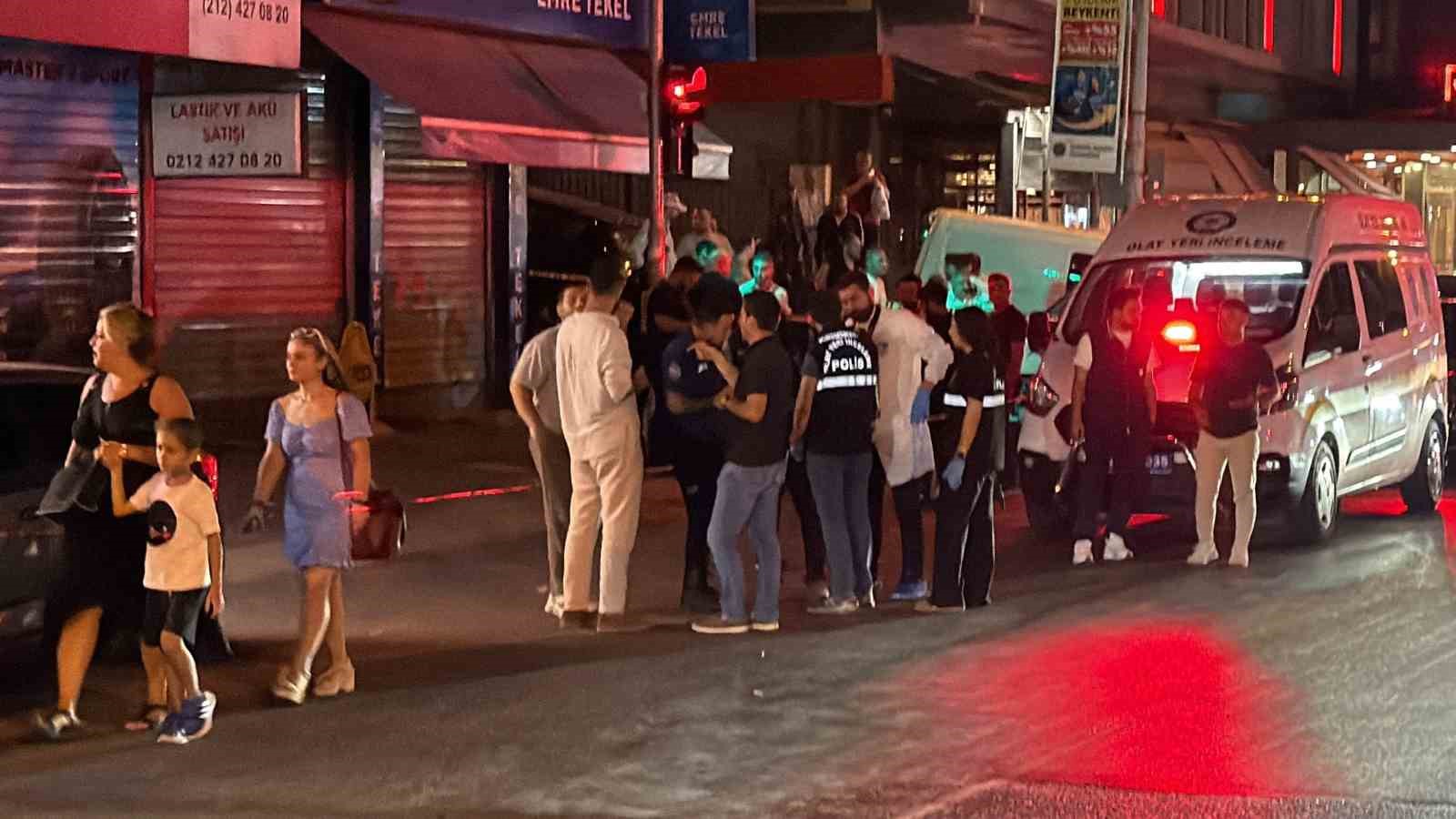 eyupsultan-da-oto-galeriye-silahli-saldiri-2-si-agir-4-yarali