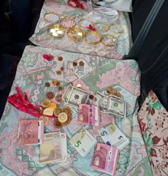 jandarmanin-dikkati-emekli-ogretmen-cifti-dolandirilmaktan-kurtardi